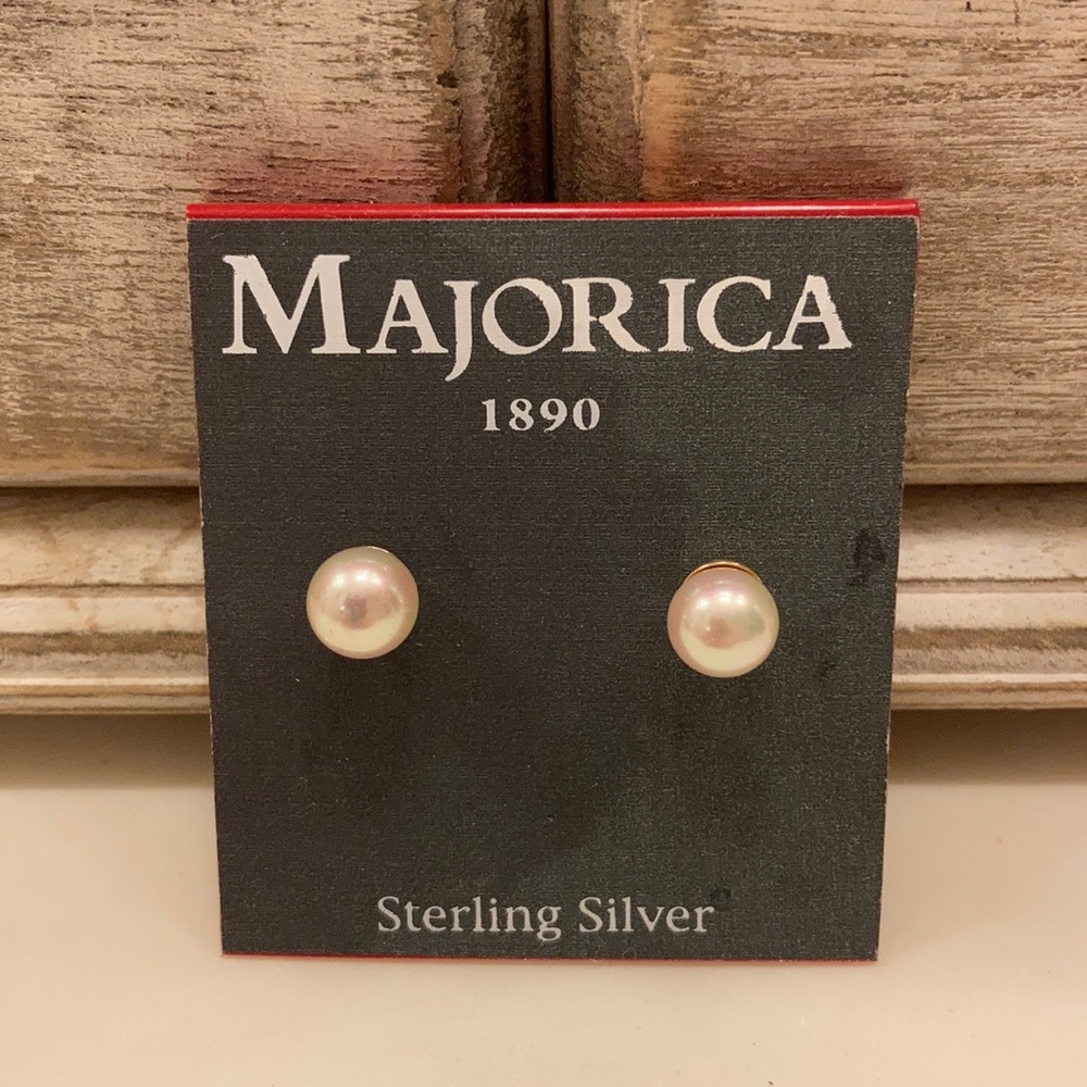 Pearl earrings